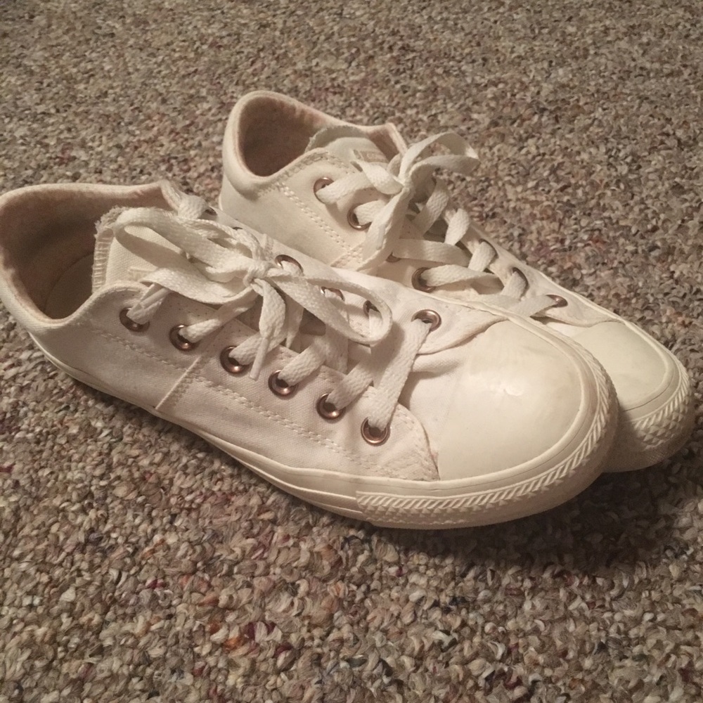 Women’s Off-white Converse